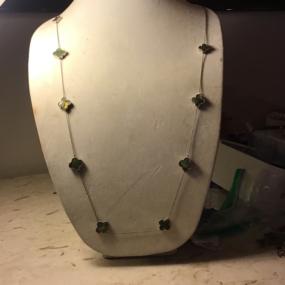 Elegant Green Clover Necklace